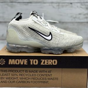 Nike Air Vapormax Flyknit 2021 GS White Black Big Kids Size 7Y / Womens 8.5